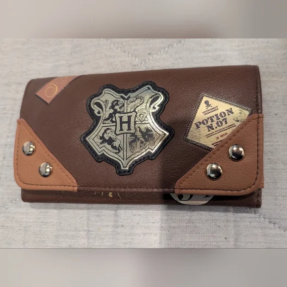 Harry Potter Wallet - Picture 1 of 3